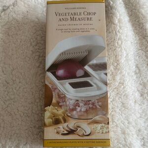Williams Sonoma White Vegetable Chopper